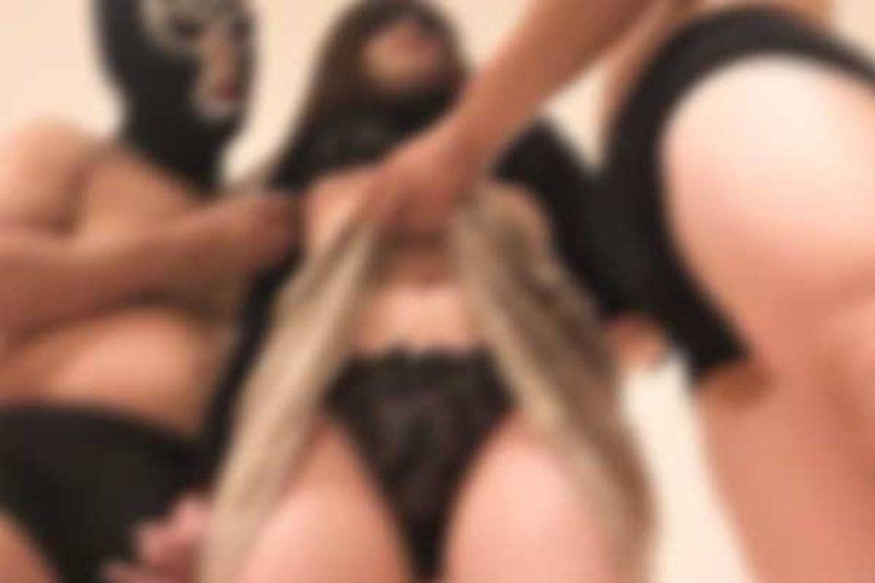 【素人個人拍攝】【3P】讓美人妻懷孕中出！！貸款的條件是肉體關係。以經濟弱勢者為目標的「一期一會貸款」